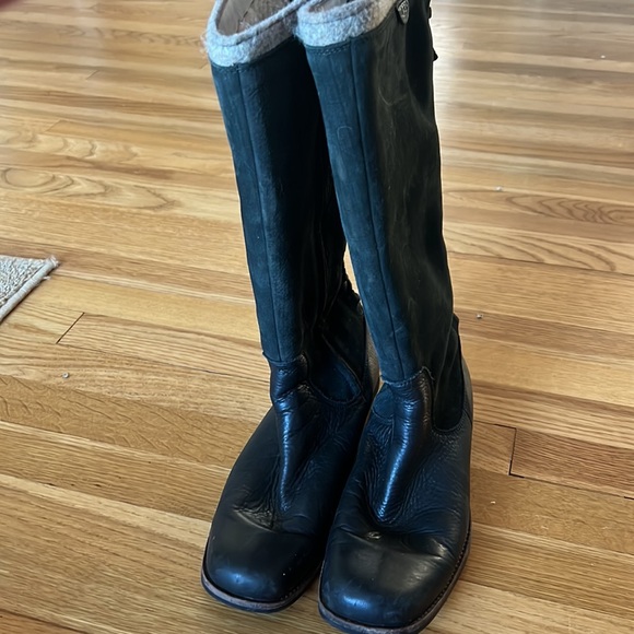 Ugg black leather and suede shearling lined knee high boots - Picture 2 of 5